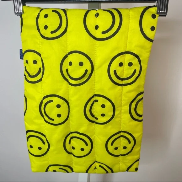Baggu | 13” Mini Laptop Sleeve Smiley Face Yellow Happy Print - Picture 5 of 7